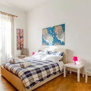 casa-michelangelo-naples.hotels-amalfi.com/