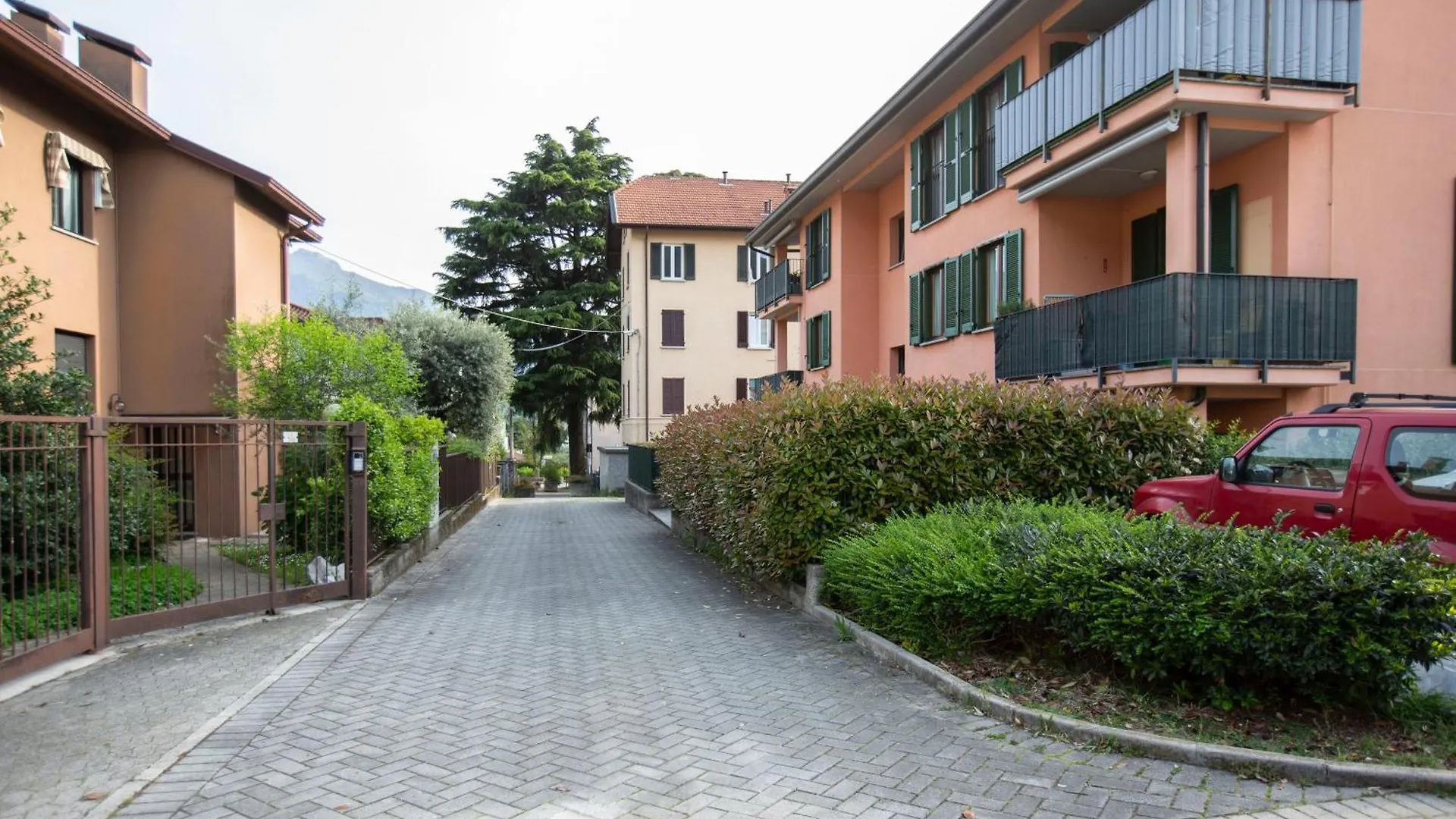 Como Lake - Lakeside Bliss Mandello del Lario