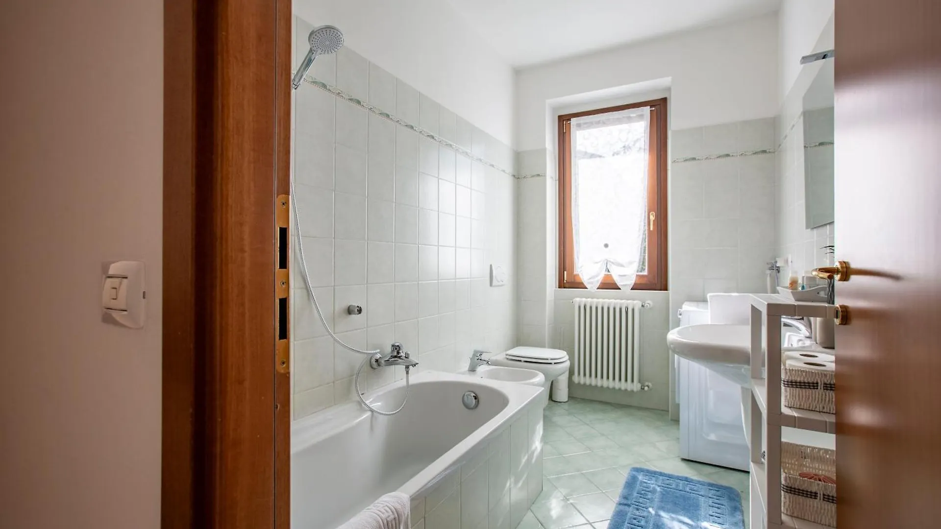 Como Lake - Lakeside Bliss Mandello del Lario Apartment